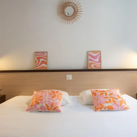 Logis Le Commerce 2* Navarrenx