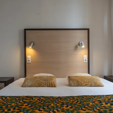 Logis Le Commerce מלון 2*