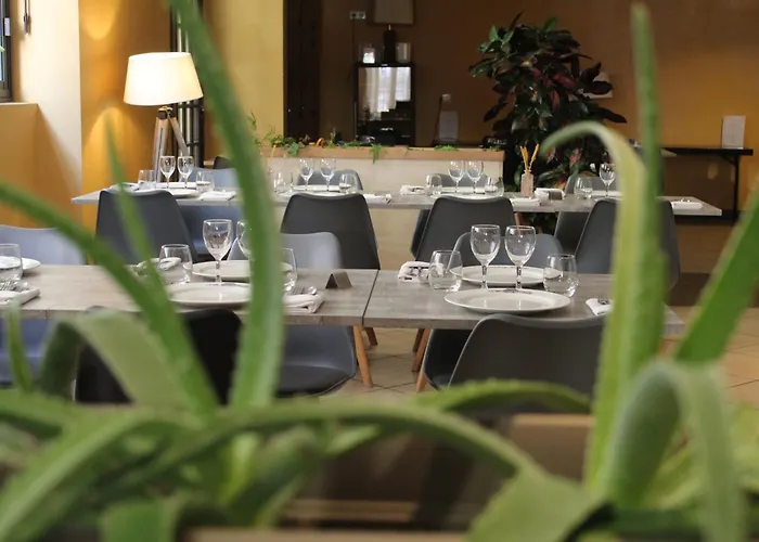 Logis Le Commerce 2*