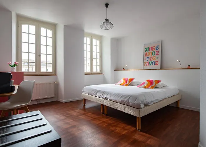 Logis Le Commerce 2*